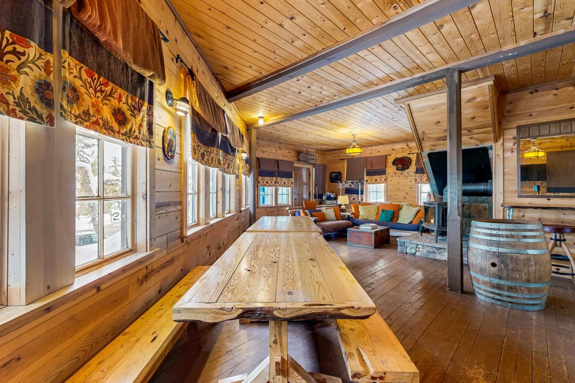 Flying Stag: Main Lodge Government Camp Exterior foto